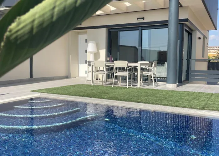 Luxury Villa With Pool 1St Line The Sea