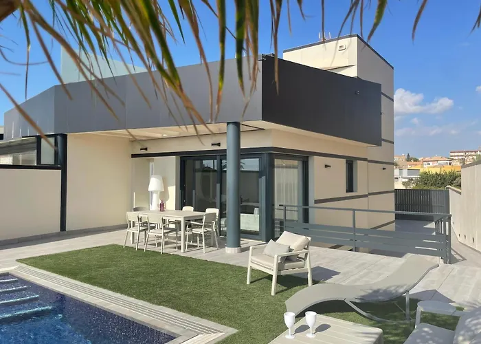 Luxury Villa With Pool 1St Line The Sea