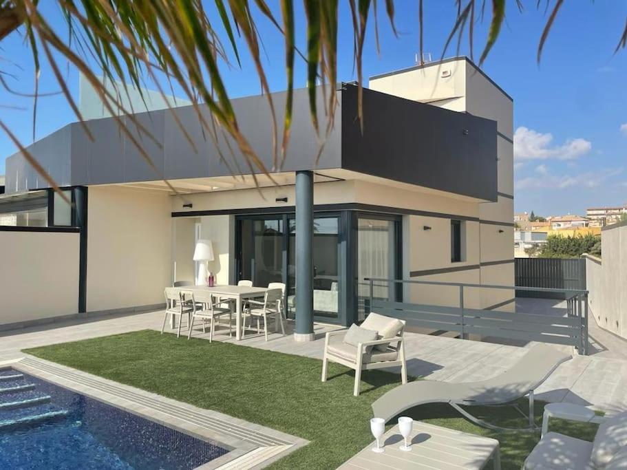 Luxury With Pool 1st Line The Sea Villa Torrevieja